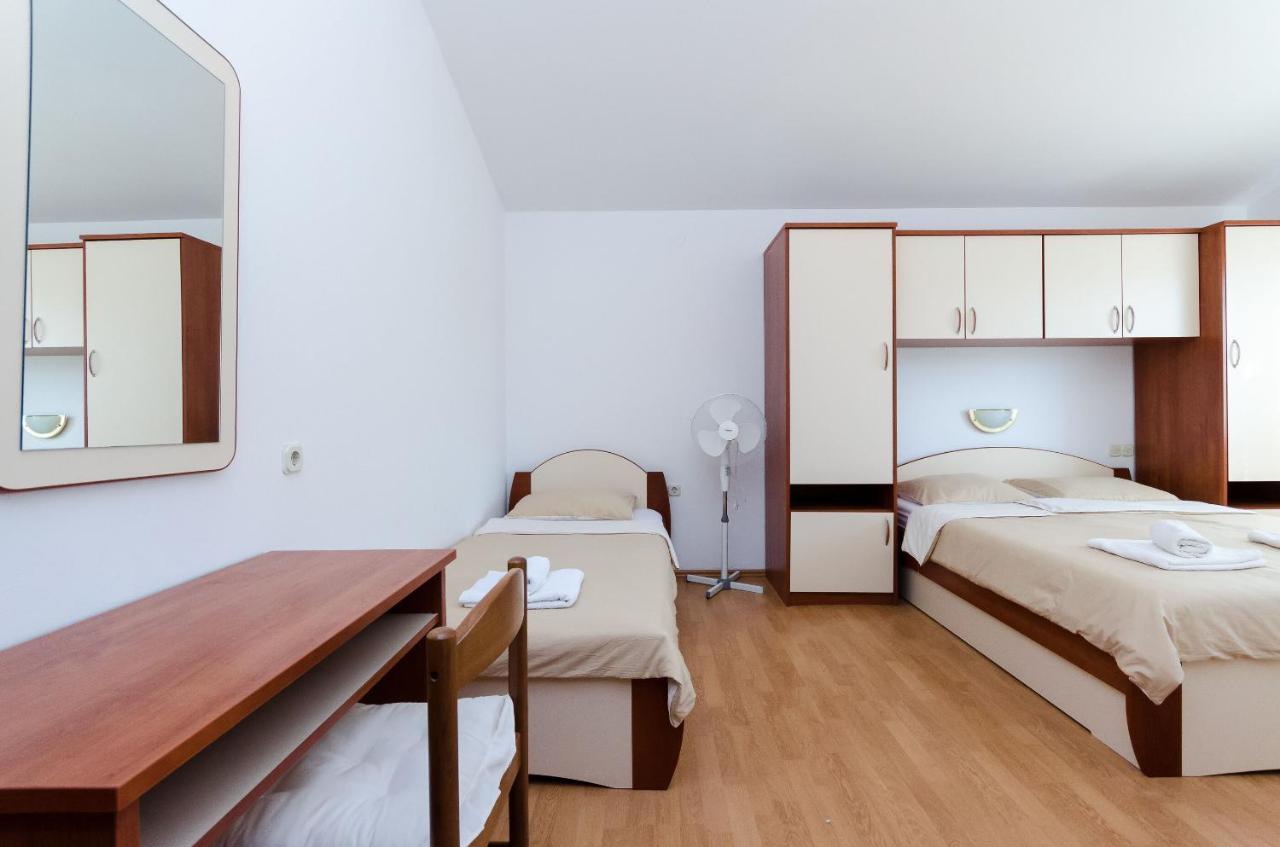 Apartments Marija P Lopar Ngoại thất bức ảnh